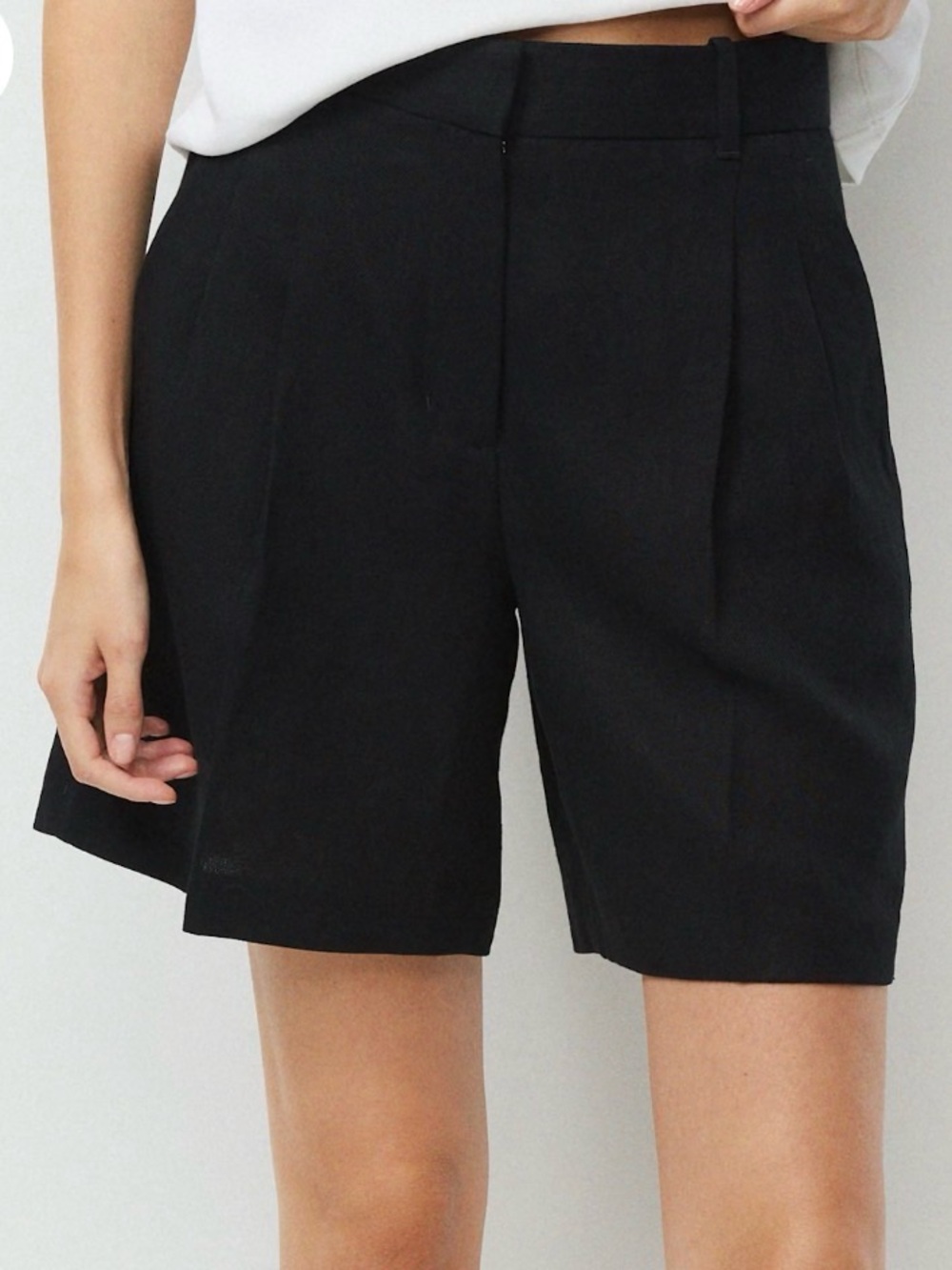 The Effortless Short™ Long - PowerLinen™ from Aritzia